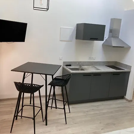 Villa Villa Dollon, 6 Pieces, 12 Personnes - Fr-1-410-348